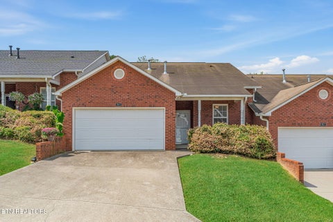Photo of 923 Webster Groves Lane, Knoxville, TN 37909 (MLS # 1355875)