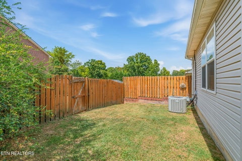 Tiny photo for 923 Webster Groves Lane, Knoxville, TN 37909 (MLS # 1355875)