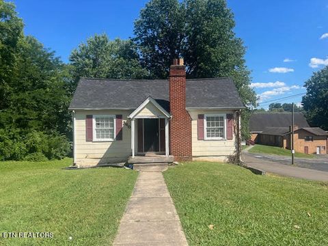 Single Family Residence in Knoxville TN 3402 Lansing Ave.jpg