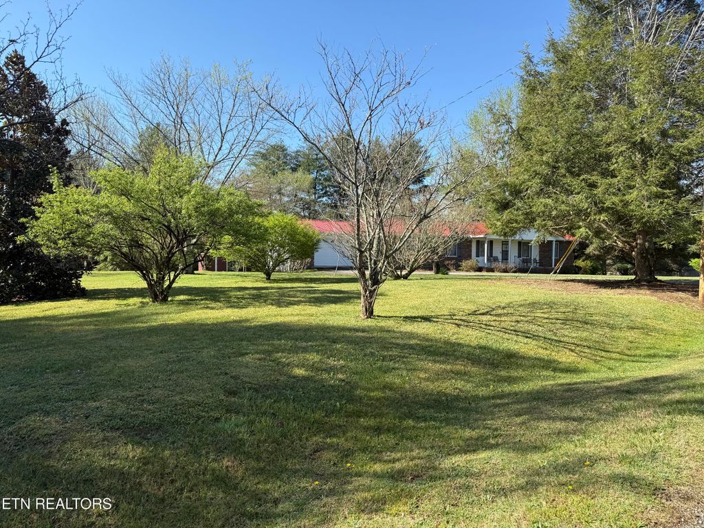 Photo of 124 Lincoln St, Crossville, TN 38572 (MLS # 1339077)