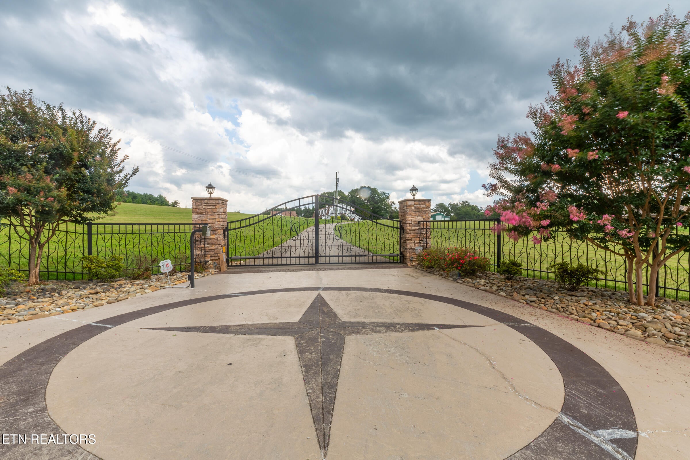 7808 Morris Rd