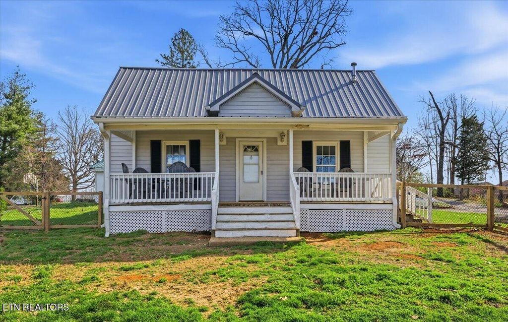 Photo of 1009 Green Acres Drive, Jefferson City, TN 37760 (MLS # 1332429)