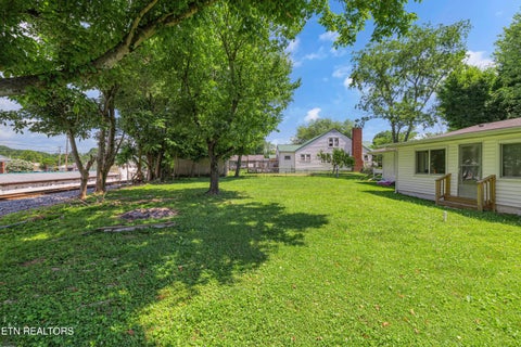 Tiny photo for 222 S Oakwood Ave, Clinton, TN 37716 (MLS # 1345231)