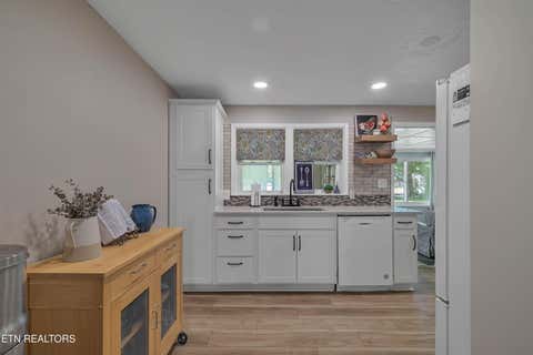 Tiny photo for 222 S Oakwood Ave, Clinton, TN 37716 (MLS # 1345231)