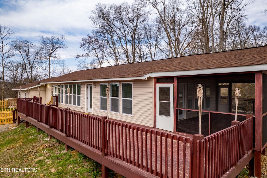 Photo of 4431 Deer Run Drive, Louisville, TN 37777 (MLS # 1331726)