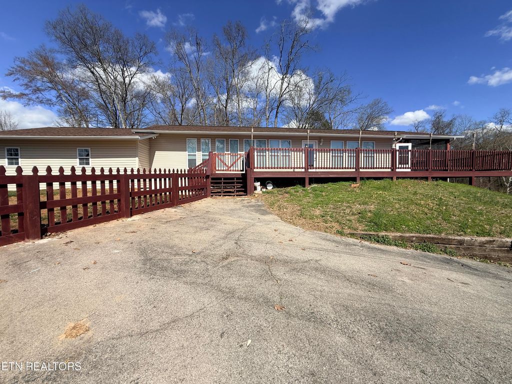 Photo of 4431 Deer Run Drive, Louisville, TN 37777 (MLS # 1331726)