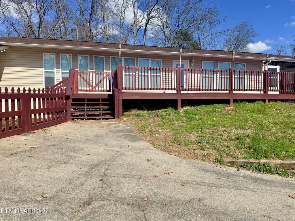 Photo of 4431 Deer Run Drive, Louisville, TN 37777 (MLS # 1331726)