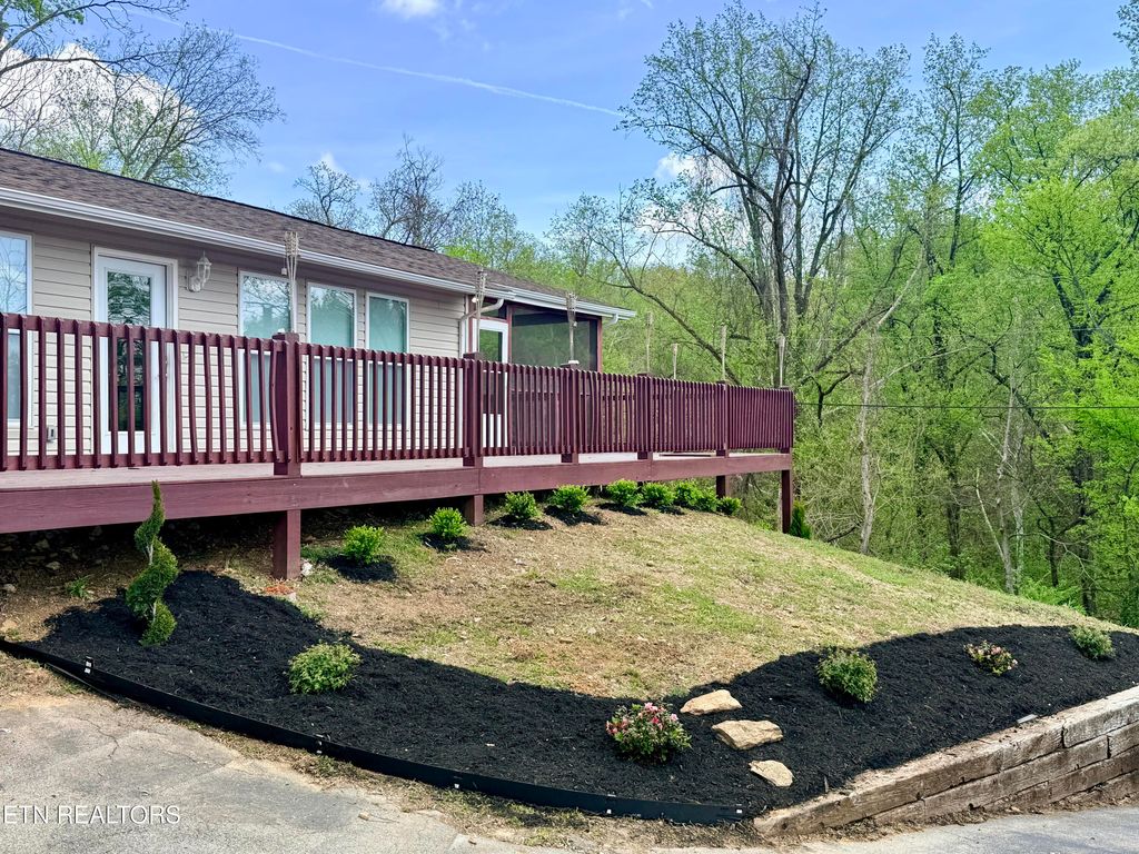 Photo of 4431 Deer Run Drive, Louisville, TN 37777 (MLS # 1331726)