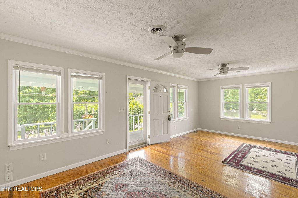 Photo of 815 Kelly Rd, Oliver Springs, TN 37840 (MLS # 1306518)