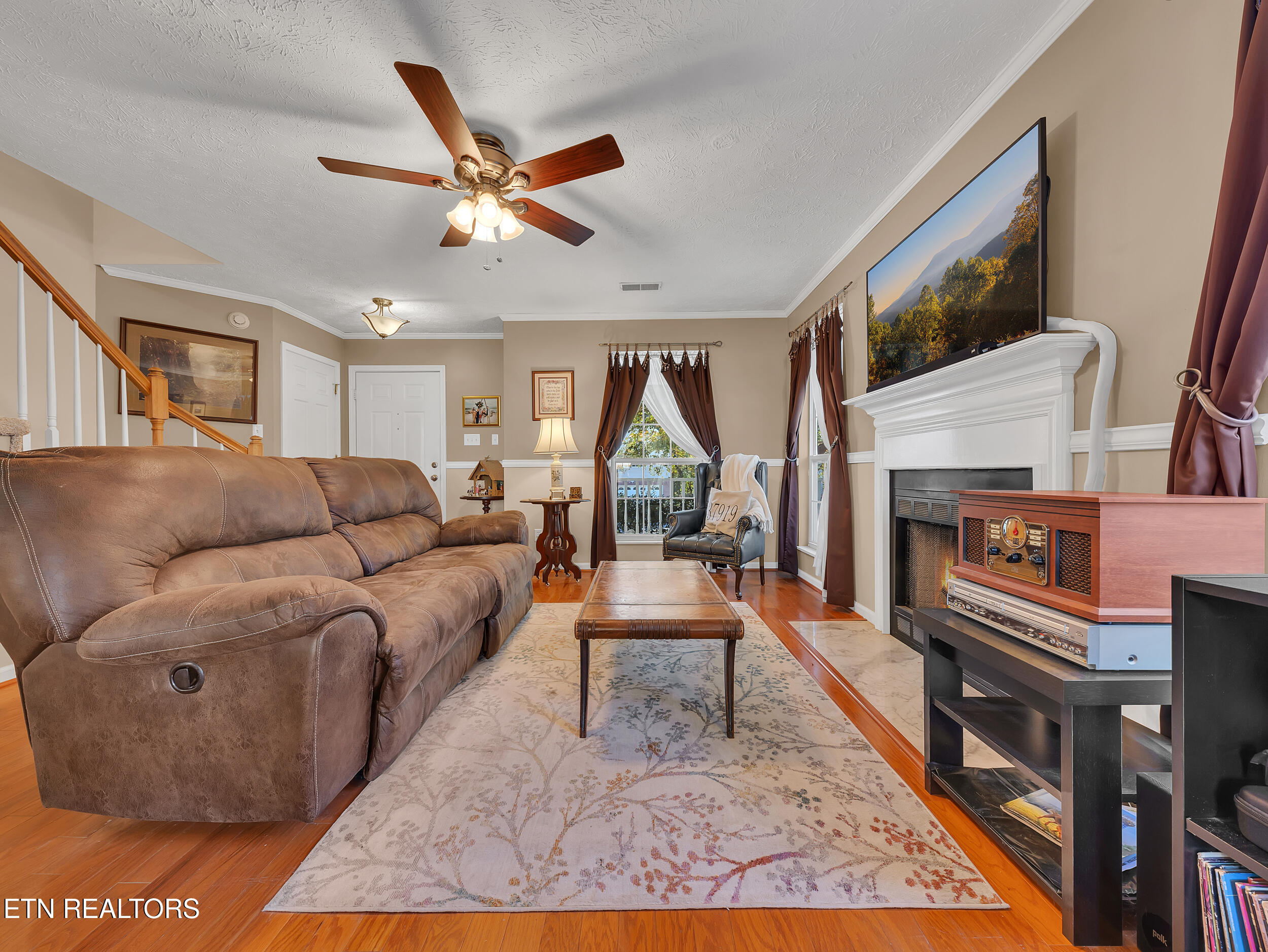 8135 Robins Nest Lane