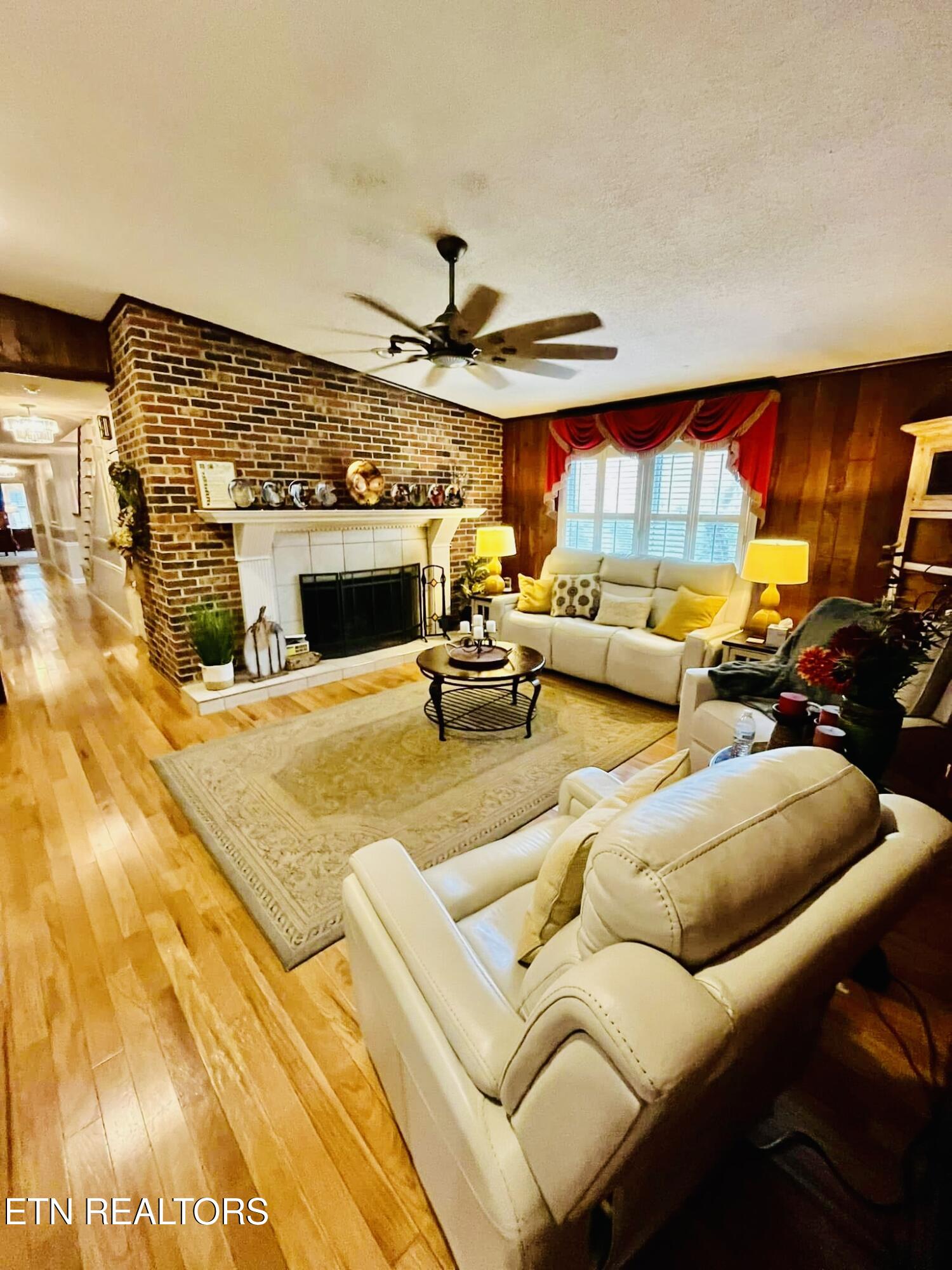 242 Adams Lane