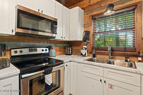Tiny photo for 1126 E Foothills Drive, Gatlinburg, TN 37738 (MLS # 1355832)