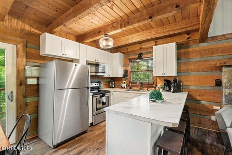 Tiny photo for 1126 E Foothills Drive, Gatlinburg, TN 37738 (MLS # 1355832)