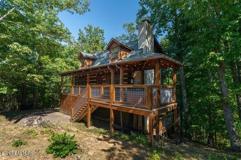 Photo of 1126 E Foothills Drive, Gatlinburg, TN 37738 (MLS # 1355832)