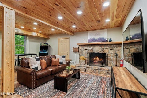 Tiny photo for 1126 E Foothills Drive, Gatlinburg, TN 37738 (MLS # 1355832)
