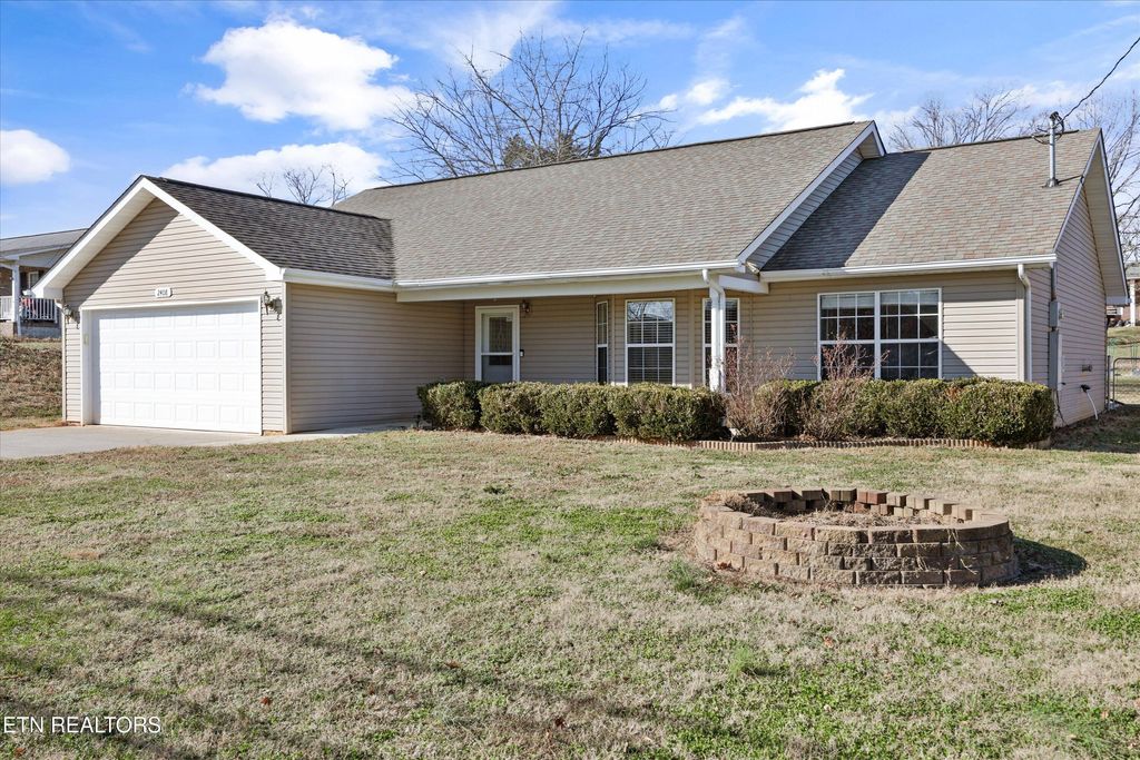 Photo of 2408 Mentor Rd, Louisville, TN 37777 (MLS # 1324985)