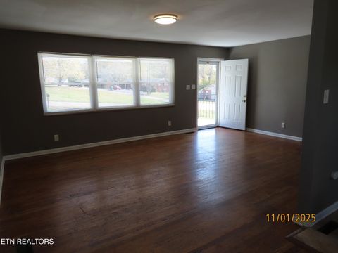 Tiny photo for 6613 Burbank Circle, Knoxville, TN 37918 (MLS # 1320580)