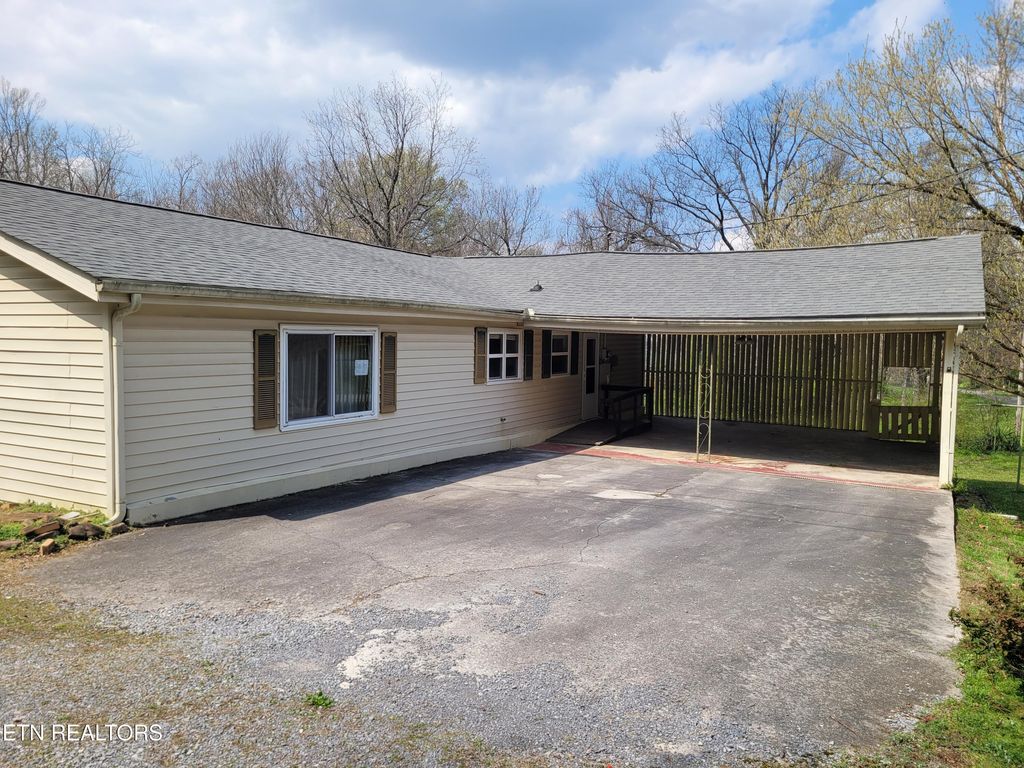 Photo of 1395 Bluets Rd, Newport, TN 37821 (MLS # 1336149)