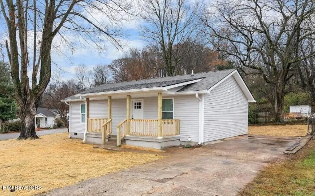Photo of 302 Susong Drive, Knoxville, TN 37912 (MLS # 1340190)