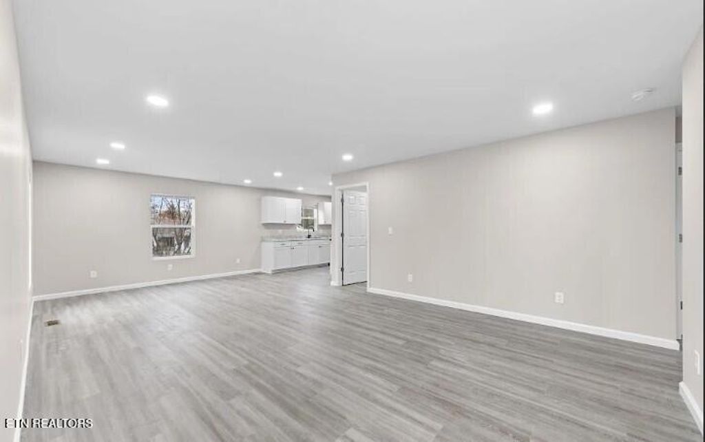 Photo of 302 Susong Drive, Knoxville, TN 37912 (MLS # 1340190)