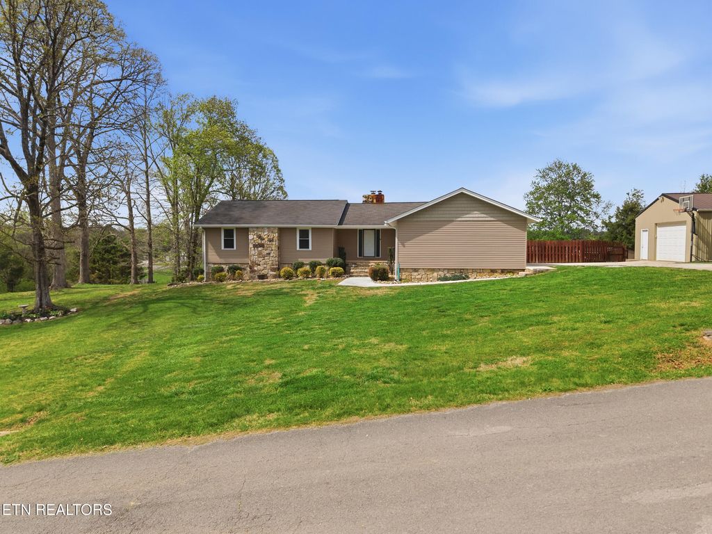 Photo of 127 Evans Rd, Greenback, TN 37742 (MLS # 1336239)