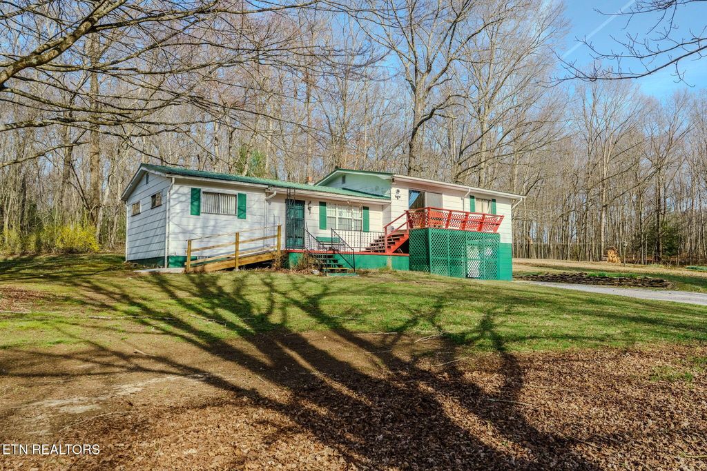 Photo of 550 Lower Rd, Rockwood, TN 37854 (MLS # 1332991)