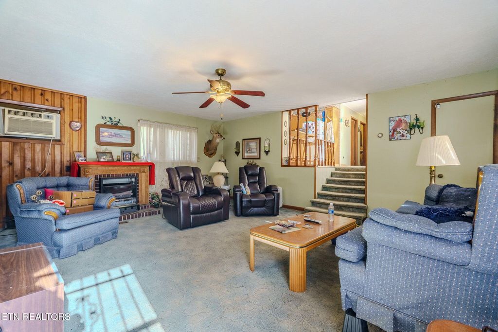 Photo of 550 Lower Rd, Rockwood, TN 37854 (MLS # 1332991)