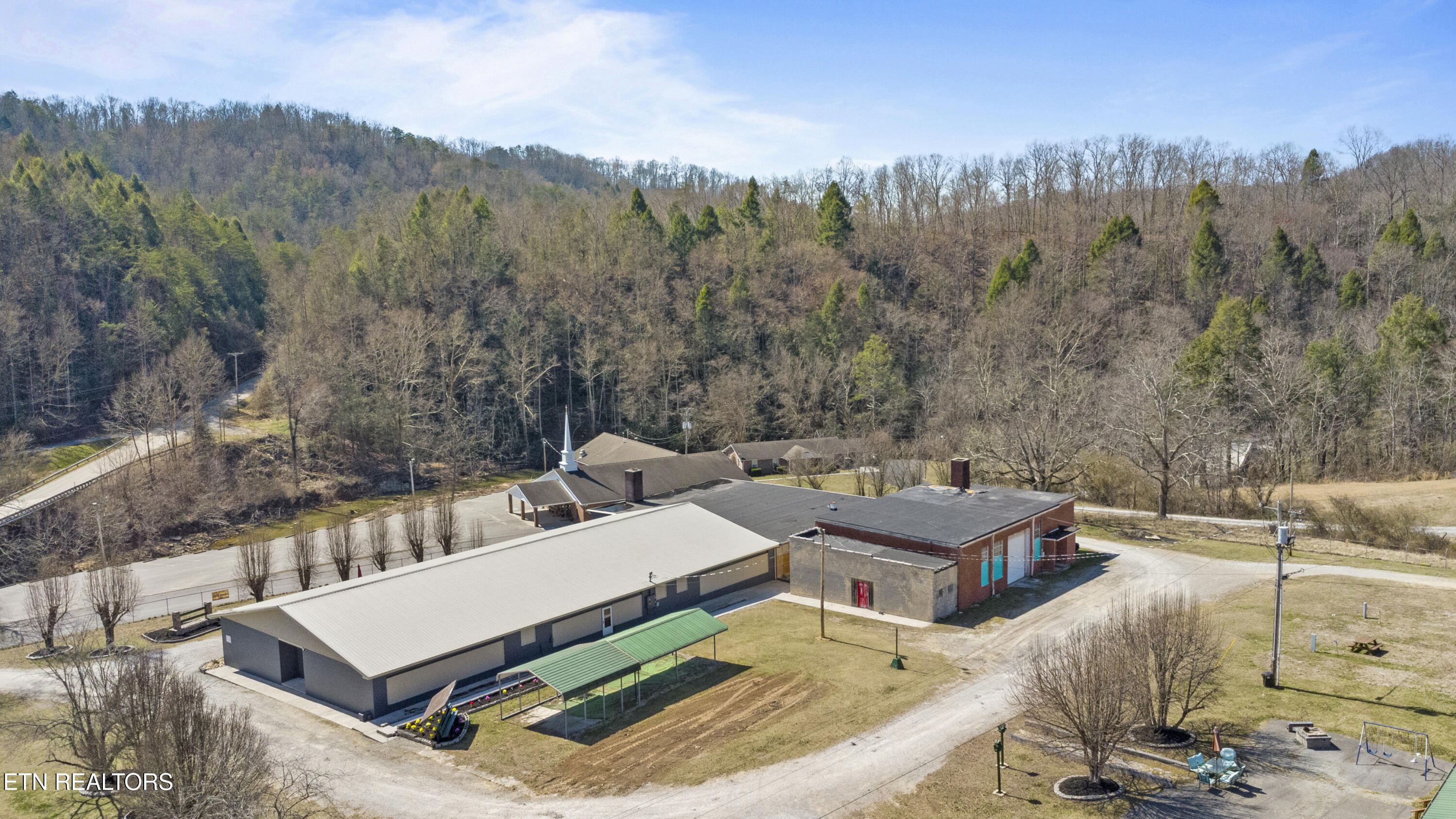 128 Old Stinking Creek Rd
