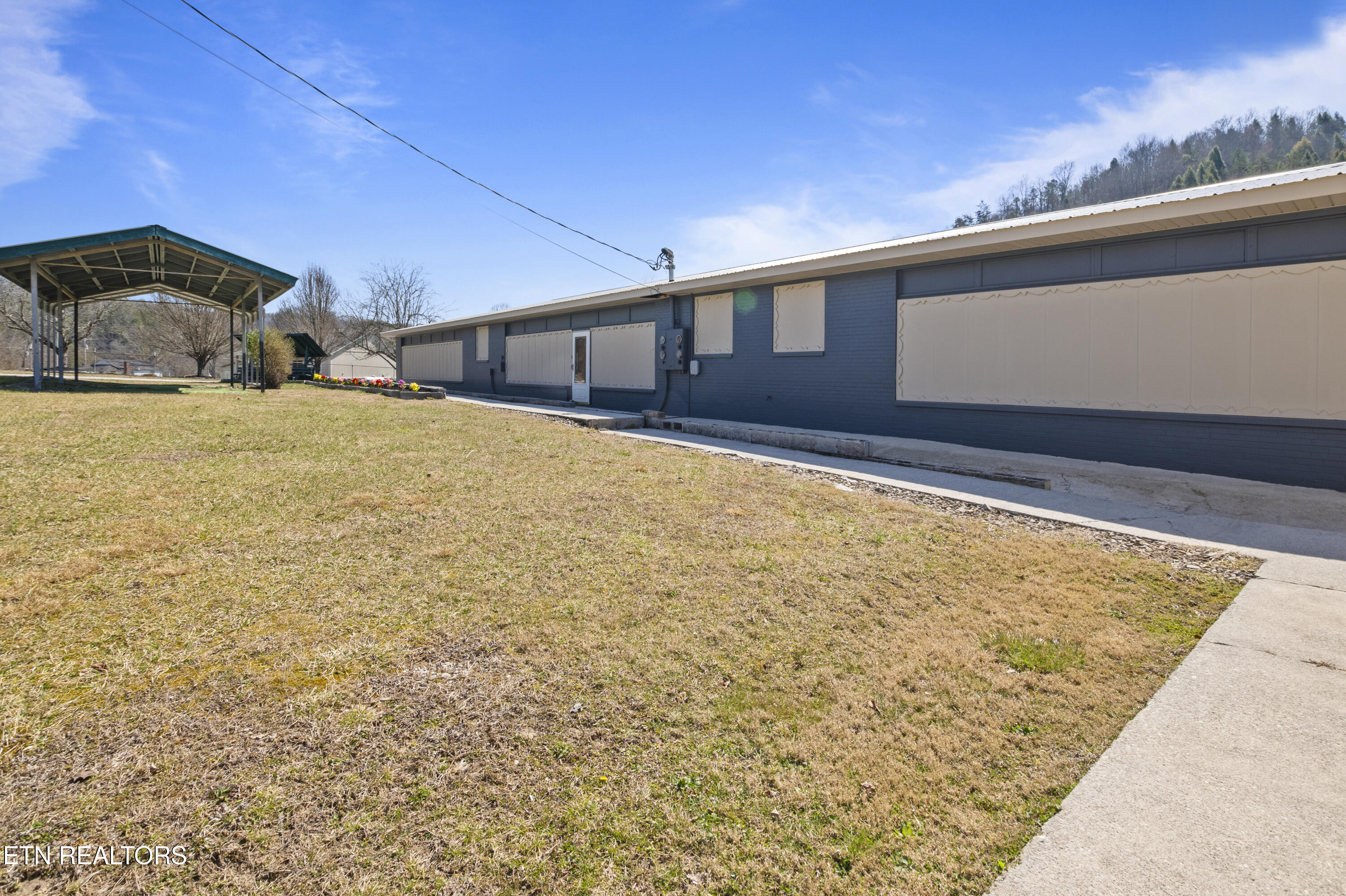 128 Old Stinking Creek Rd