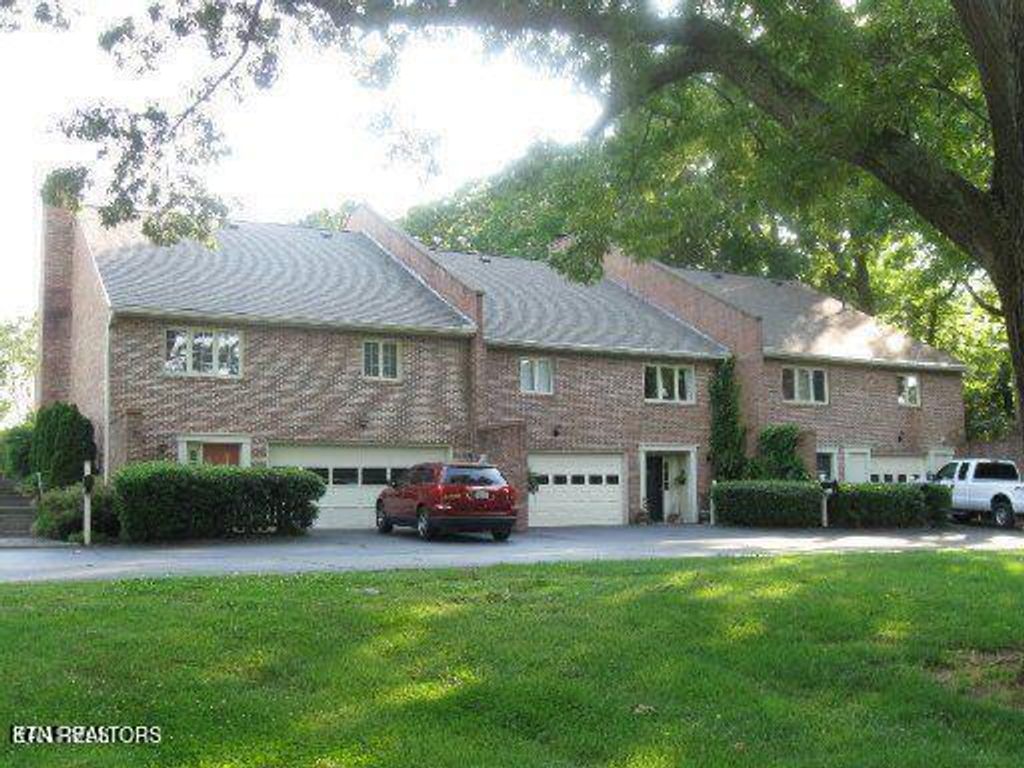 Photo of 505 Selkirk Drive, Maryville, TN 37803 (MLS # 1324415)