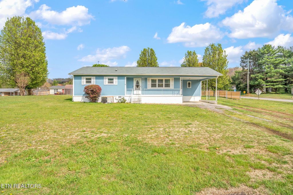 Photo of 204 Hawkins Rd, Sweetwater, TN 37874 (MLS # 1295916)