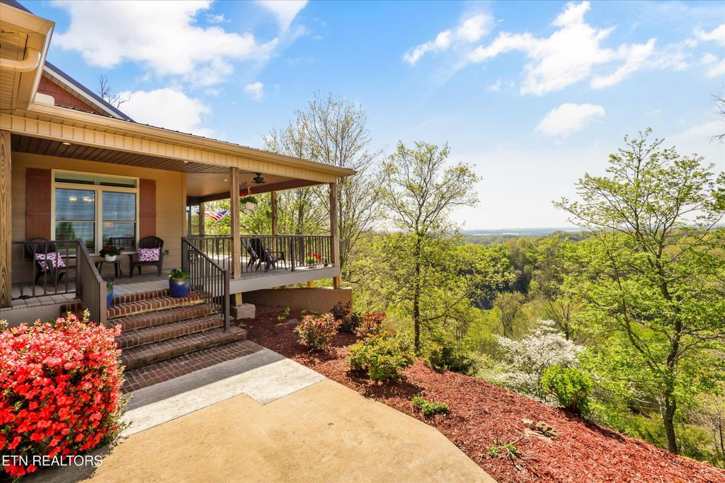 Photo of 2278 Lower Rinehart Rd, Dandridge, TN 37725 (MLS # 1335020)