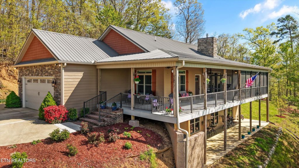 Photo of 2278 Lower Rinehart Rd, Dandridge, TN 37725 (MLS # 1335020)