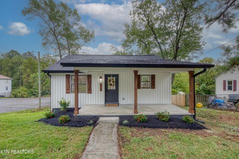 Photo of 2904 Greenway Drive, Knoxville, TN 37918 (MLS # 1318049)