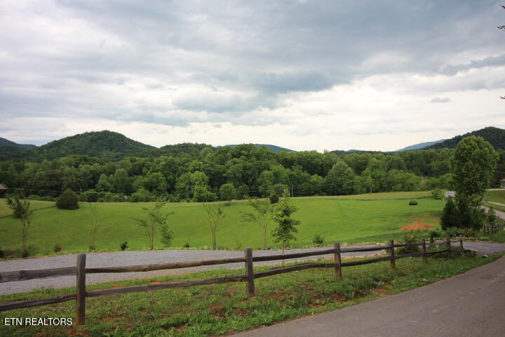 523 Rudd Hollow Rd