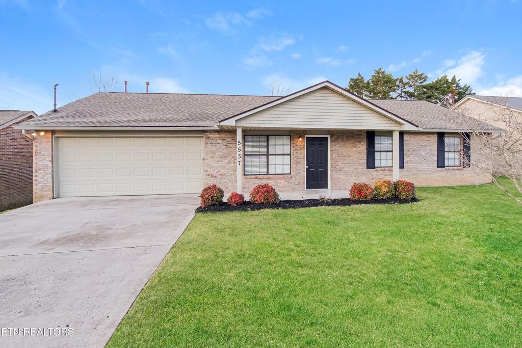 Photo of 5537 Malachi Circle, Knoxville, TN 37918 (MLS # 1325215)