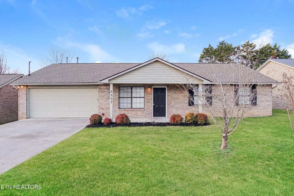 Photo of 5537 Malachi Circle, Knoxville, TN 37918 (MLS # 1325215)