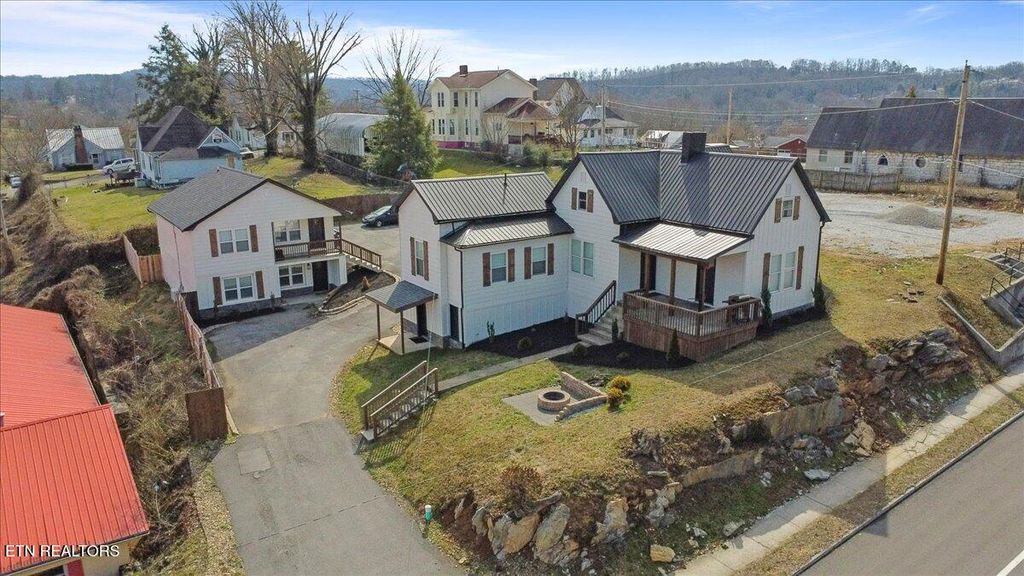 Photo of 508 E Central Ave, LaFollette, TN 37766 (MLS # 1290602)