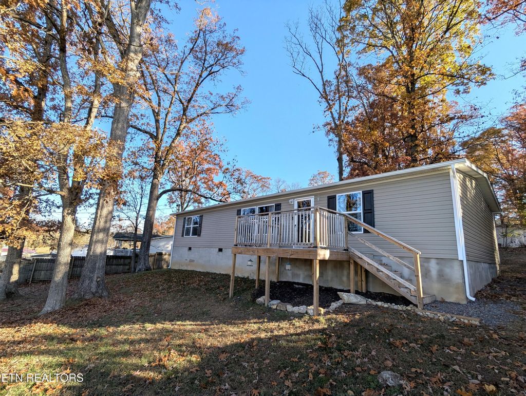 Photo of 526 Green Hill Rd. Rd, Dandridge, TN 37725 (MLS # 1285188)