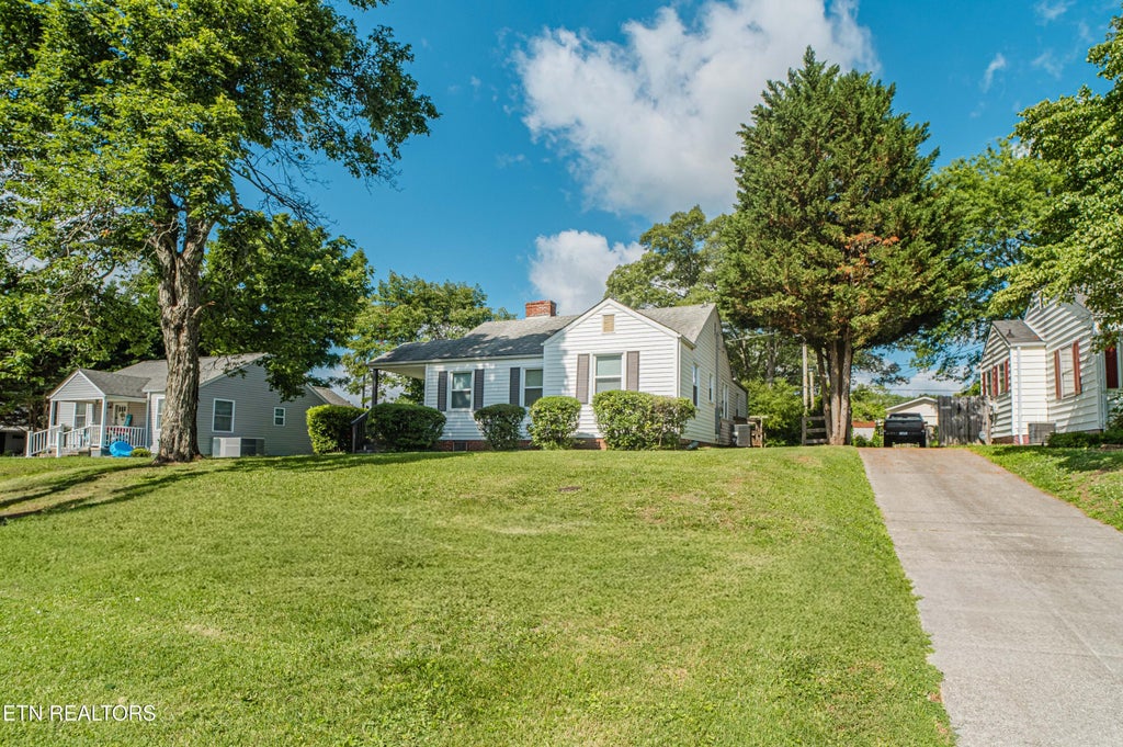 Photo of 1751 N Wright Rd, Alcoa, TN 37701 (MLS # 1345607)