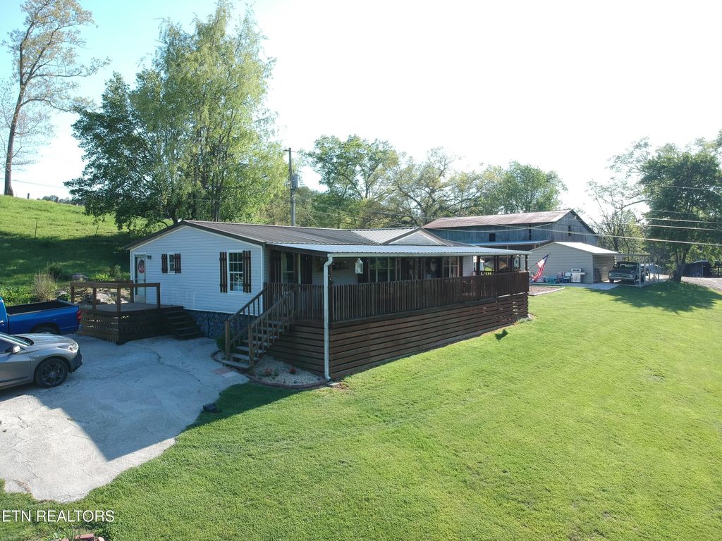 Photo of 1267 Oxford Hollow Rd, New Tazewell, TN 37825 (MLS # 1299326)