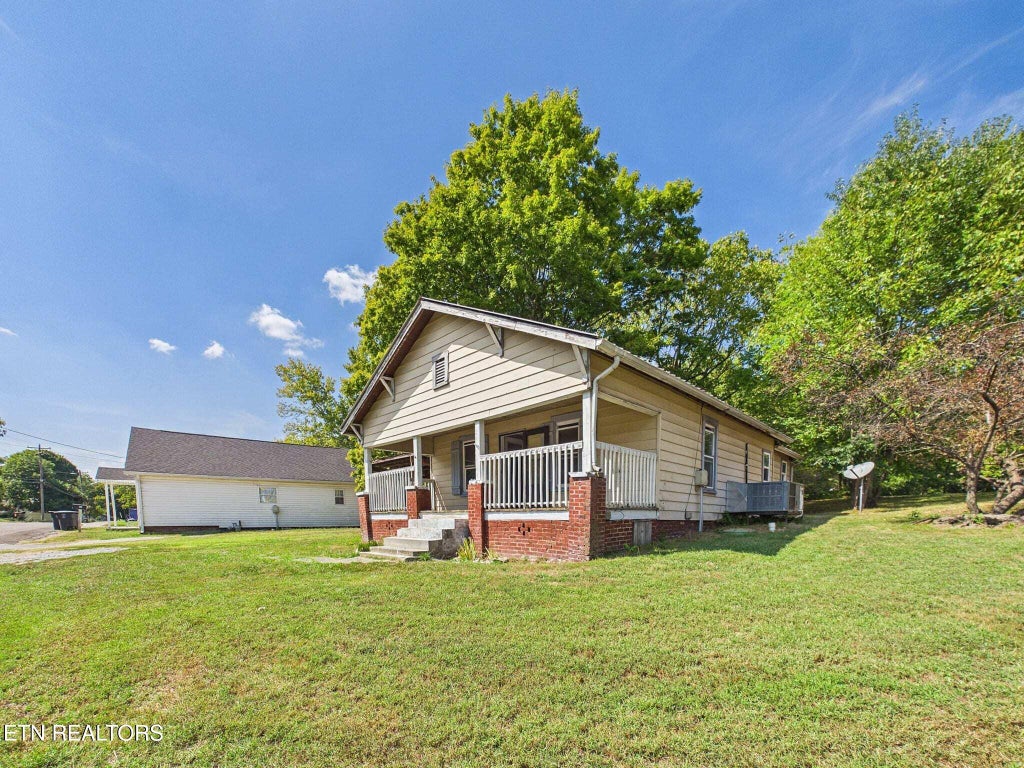 Photo of 210 Fisher St, Athens, TN 37303 (MLS # 1355970)