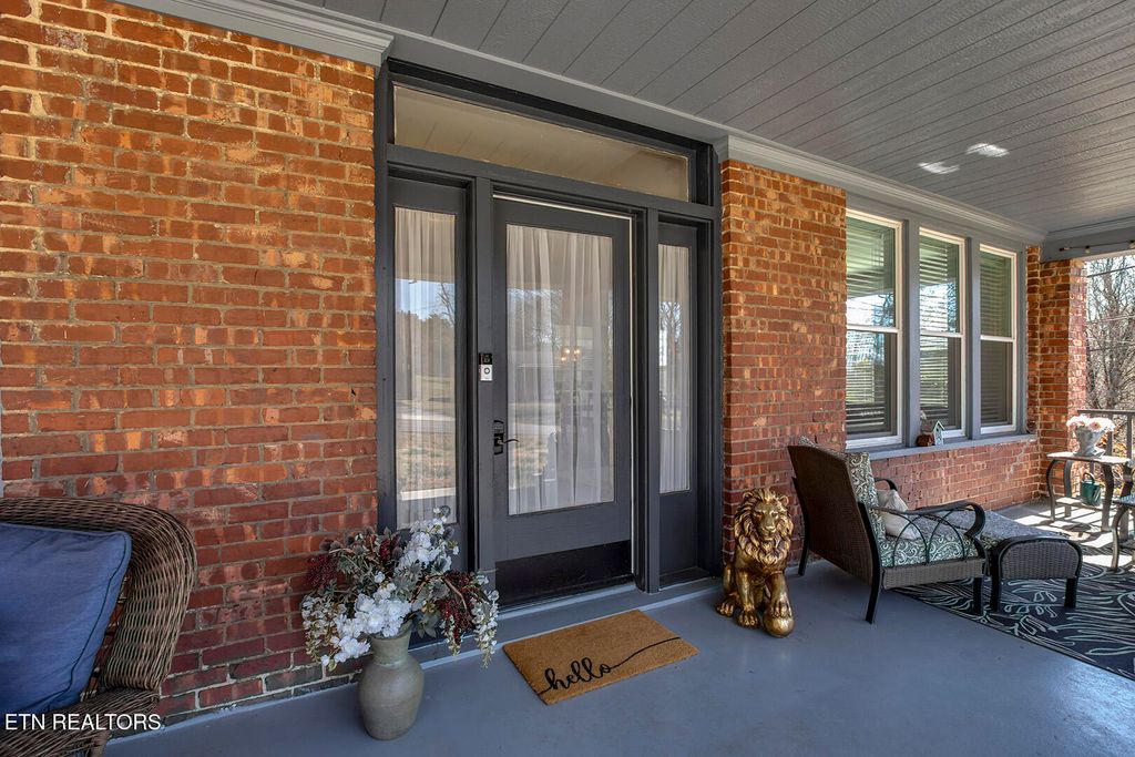 Photo of 701 Gresham Rd, Knoxville, TN 37918 (MLS # 1331484)