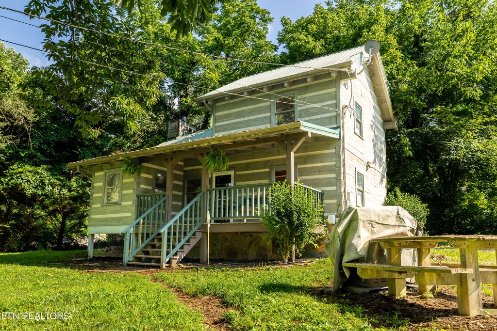 Photo of 111 Potleg Hill Rd, Townsend, TN 37882 (MLS # 1305936)