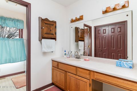 Tiny photo for 227 Lone Ridge Lane, Clinton, TN 37716 (MLS # 1325924)