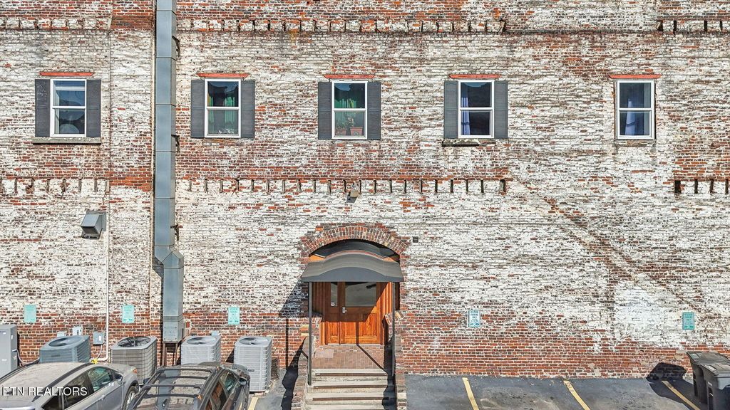 Photo of 105 W Jackson Ave #1, Knoxville, TN 37902 (MLS # 1290273)