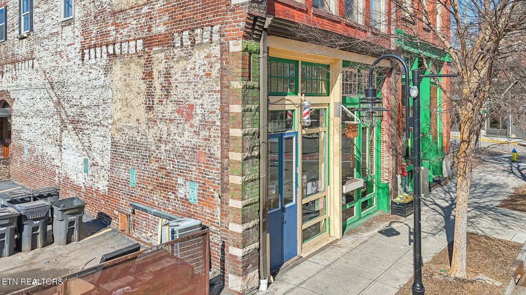 Photo of 105 W Jackson Ave #1, Knoxville, TN 37902 (MLS # 1290273)