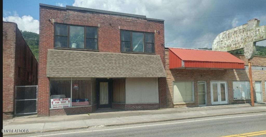 Photo of 311 S Main St, Rocky Top, TN 37769 (MLS # 1321026)