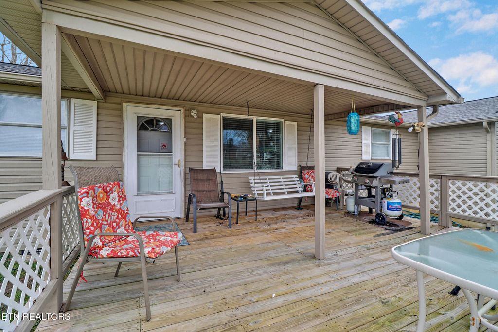 Photo of 325 Highland Dr Drive, Crossville, TN 38572 (MLS # 1331831)