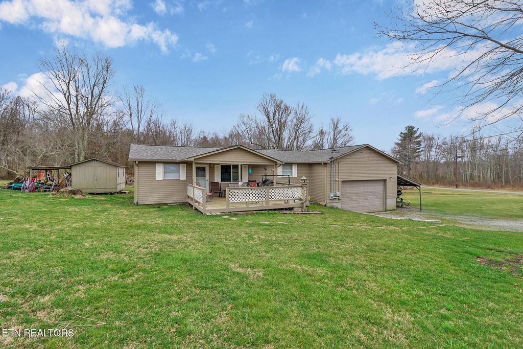 Photo of 325 Highland Dr Drive, Crossville, TN 38572 (MLS # 1331831)